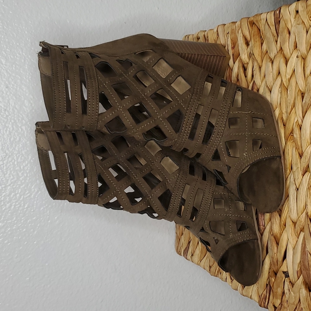 Charlotte Russe Shoes | Charlotte Russe Cage Bootie Size 9 | Color: Green